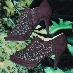 High heels, burgundy